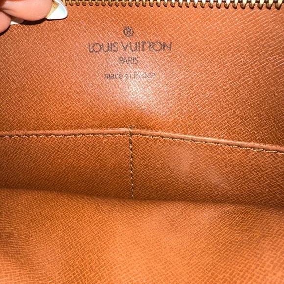 Louis Vuitton Brown Leather Designer Men's Bag - Picture 6 of 7